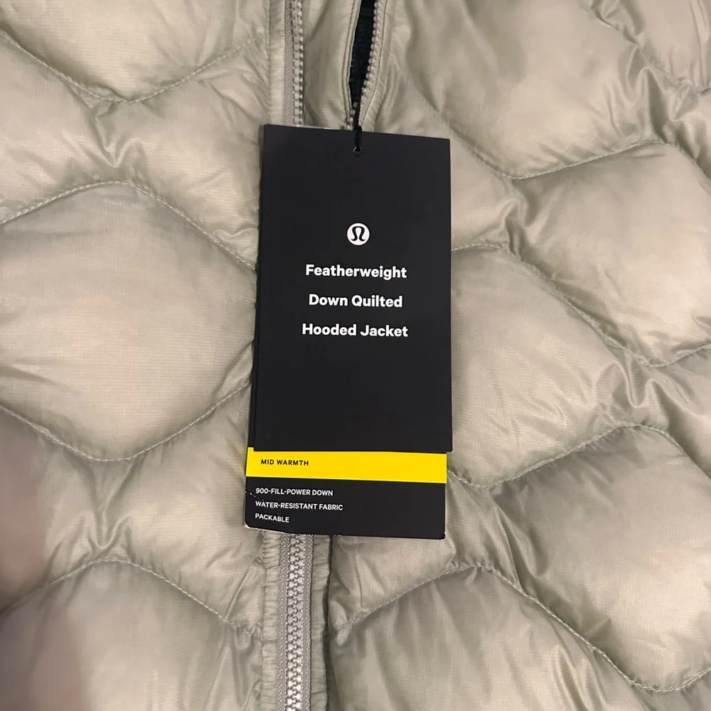 Lululemon Sage Green Featherweight Down Quilted Hooded Puffer Jacket - Picture 5 of 6